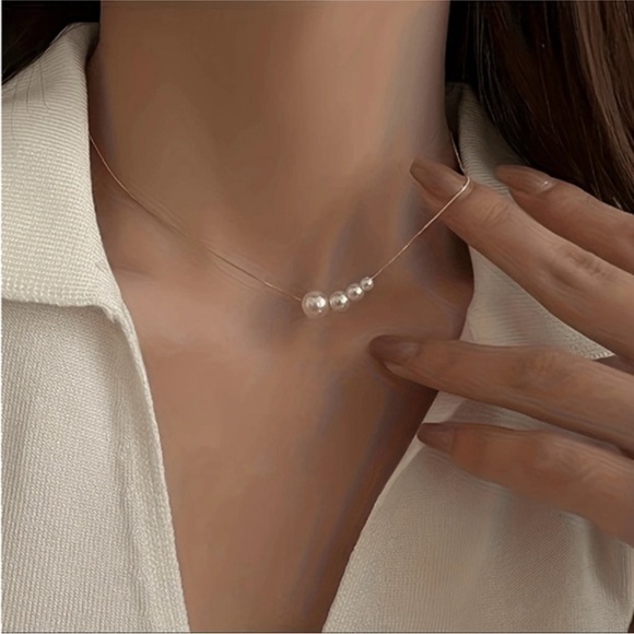 Pearl Necklace - Picture 1 of 2